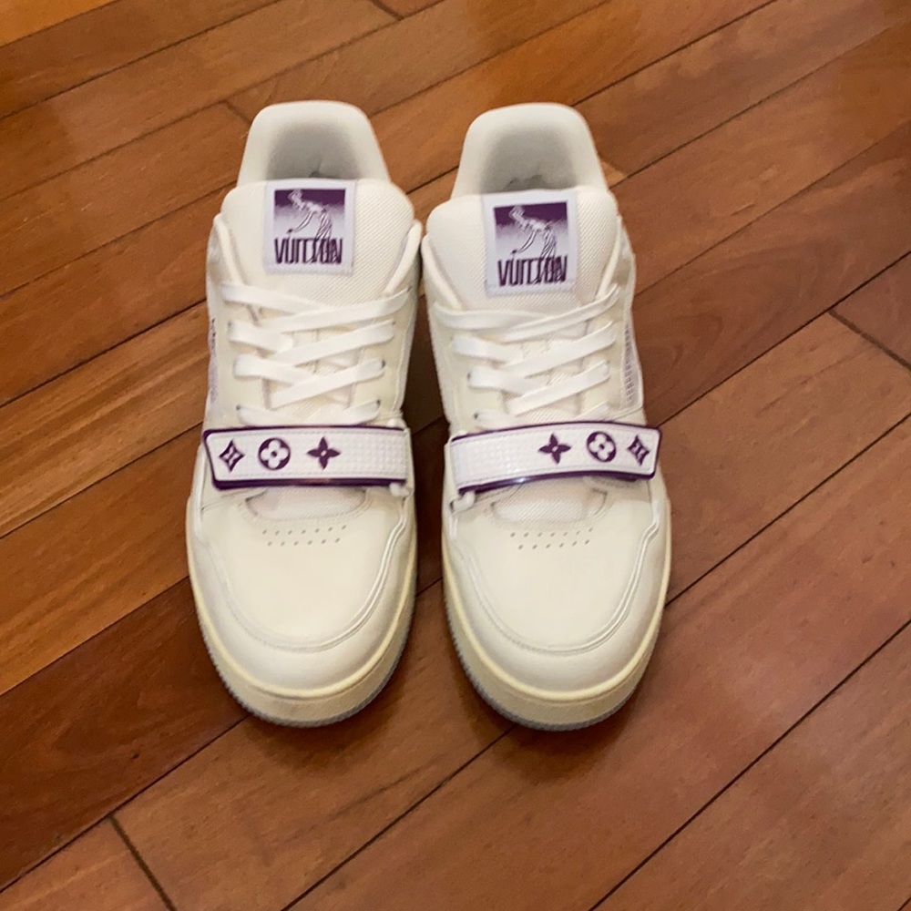 Authentic Louis Vuitton UK 8.5 US 9.5